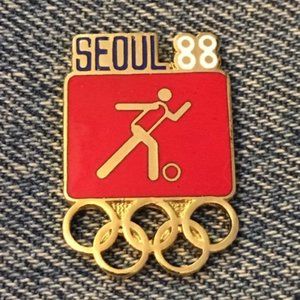 Soccer Olympic Pin ~ 1988 Summer Games ~ Seoul, Korea ~ Pictogram ~ Red